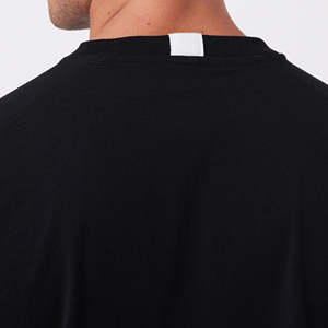 T-shirt court pour hommes de haute qualité Matériau confortable Coupe à la mode Parfait pour le salon d'entraînement ou le streetwear Conception personnalisée - Product Image 6