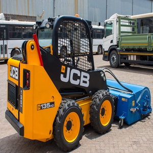 Chargeuse compacte d'occasion JCB 300 4x4 avec garantie de 2 ans, haute efficacité, vérins hydrauliques ENERPAC, pompe HYDAC pour - Product Image 1