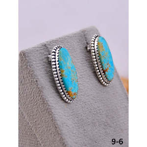 Artisanat du Sud-Ouest # 8 Boucles d'oreilles clous en turquoise et argent sterling, serties avec technologie d'incrustation en clos, à tige - Product Image 3