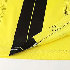 Uniforme de Fútbol con Logotipo Personalizado de Nuevo Diseño para Hombre, Uniforme de Fútbol Personalizado para Equipos, Fabricación en Pakistán - Product Image 4