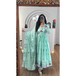 ROPA ETHENIC NUEVO DISEÑO KURTA DE MODA KURTA PARA MUJER OFICINA Y COLLAGE CHICA ESPECIALMENTE - Product Image 1