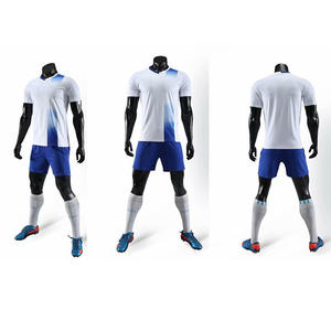 Uniforme de football personnalisé par sublimation, 100% polyester, respirant, séchage rapide, manches courtes d'hiver, logo personnalisé, uniforme d'équipe pour hommes, haute qualité - Product Image 3