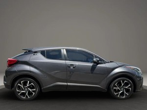 รถยนต์โตโยต้า C-HR XLE SUV ปี 2020 รุ่นขายดี เกียร์อัตโนมัติ - Product Image 2