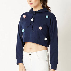 Sweat-shirt à capuche court pour femme, bleu marine, avec appliques de pompons colorés, manches longues, style décontracté, tricoté, style automne - Product Image 1