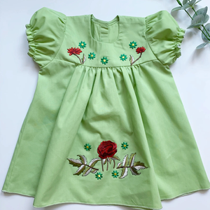 Vestido de lino suave bordado a mano para niñas, estilo informal para el primer cumpleaños de niños pequeños, OEM hecho en Vietnam - Product Image 1