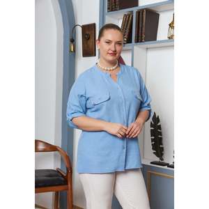 Chemise bleu ciel grande taille avec poche à rabat et détail pierre - Product Image 3