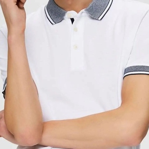 Polos avec logo personnalisé OEM provenant de l'usine Chemises polo pour hommes Vêtements décontractés à manches courtes en coton durable très demandés Mode - Product Image 5