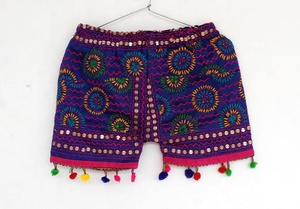 Pantalones cortos informales Phulkari para mujer de talla grande, diseño de cintura alta bordado a mano, cierre de cordón de lentejuelas, ajuste holgado, patrón caliente - Product Image 2