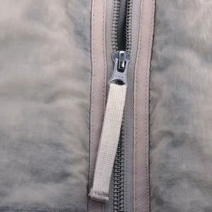 Wholesale Vendor Winter Warm Custom Puffer Jacket <b>Men</b> With Detachable Sleeves Zipper Unisex Down Jackets And Puffer Coats - Product Image 4