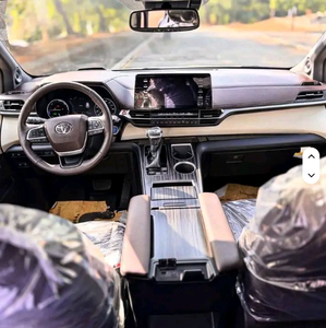 Toyota Sienna Plastinum Edition Hybride 2022 à prix abordable - Product Image 6