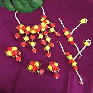 Ensemble de bijoux de fleurs indiennes pour Haldi Mehandi Baby Shower Mariage Femmes Filles - Product Image 1