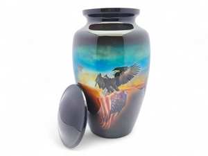 Drapeau américain noir et aigle urne de crémation adulte urne en métal fabriquée à la main mémorial patriotique urne 10 "peut contenir jusqu'à 200Lbs - Product Image 3