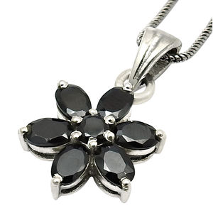 Último diseño de tendencia, colgante de plata de ley 925 con forma de flor de piedra preciosa de ónix negro Natural, fabricante de joyería de diseño personalizado - Product Image 1