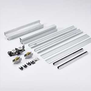 Kit de Rieles Ocultos para Puertas Correderas de Aluminio con Rodillo Amortiguador para Armarios de Baño - Product Image 1
