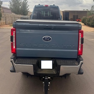 Ford F-350 Super Duty Lariat 4x4 2023, boîte automatique, titre propre, sans accident, faible kilométrage, prêt pour l'expédition - Product Image 3