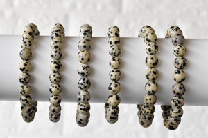 ขายส่งกำไลข้อมือคริสตัลดาลเมเชียนแจสเปอร์ขนาด 8 มม. หินธรรมชาติสำหรับการบำบัด การทำสมาธิ และแฟชั่น - Product Image 5