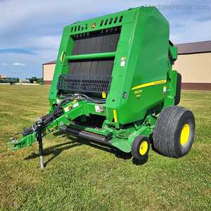 Presse à balles rondes John Deere 560M avec boîte de vitesses, haute productivité, prête à l'exportation - Product Image 1