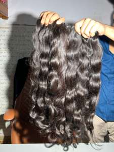 Extensions de cheveux Remy indiens vierges bruts Paquets de vagues naturelles avec Texture douce Extrémités épaisses Cheveux de temple non transformés sans enchevêtrement - Product Image 3