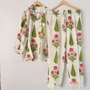 Camisón Casual Romántico de Invierno para Mujer, Talla XS, Tejido Suave y Transpirable, Cintura Elástica, Cierre de Botones, Estampado Sólido Personalizado - Product Image 2