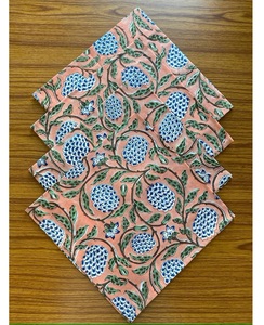 Serviettes de table en coton imprimé floral, vert saumon foncé, vert, bleu de Delft, faites à la main, 9x9 pouces, pour mariages, événements, 20x20 pouces - Product Image 1