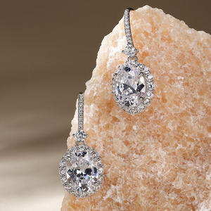Boucles d'oreilles pendantes Jeulia Halo en argent sterling à coupe ovale - Product Image 4