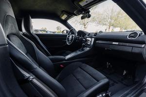 LUXURY RIDE 2024 718 Cayman GT4 RS Motor de 6 cilindros en línea de 4.0 litros, Paquete Weissach - Product Image 4