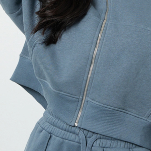 Sweat-shirt pour femme à ourlet côtelé, design court, finition lisse, à prix avantageux, pour un usage quotidien, avec fermeture éclair et logo personnalisé - Product Image 4