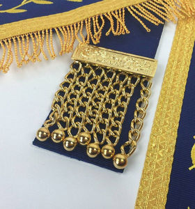 Tablier de Luxe Brodé pour Ancien Maître Maçon avec Aimant, en Cuir Bleu Royal et Franges Dorées - Product Image 3