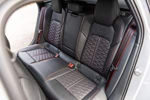 รถยนต์ออดิน RS/6 Avent ปี 2022 รุ่นอัตโนมัติแบบ Wagon พร้อมหลังคาซันรูฟ ไฟหน้า กล้องมองหลัง 360 องศา เบาะไฟฟ้า - Product Image 2