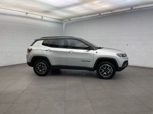 4WD จี๊ปเข็มทิศ trailhawk ใช้2025สะอาดมากพร้อมเบาะหนังระบบนำทางด้วยบลูทูธ - Product Image 3