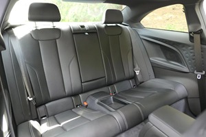 BMW M240i AWD Coupé Turbo 2023, Cuero, R18, Bajo Kilometraje, Automático, Volante a la Izquierda, Gasolina, Excelente Estado - Product Image 5