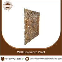 Prix de gros Design élégant Finition en bois naturel Couleur Panneaux décoratifs muraux en bois de teck sculpté à la main Fournisseur