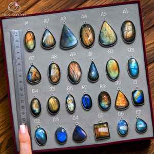 Collier Labradorite Naturelle Plaqué Or Vintage-Chaîne en Argent Sterling 925 avec Grand Pendentif en Pierre Précieuse-Coffret Cadeau pour Femme - Product Image 3