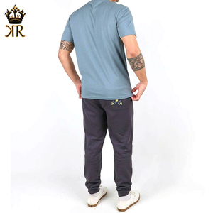 T-shirts d'entraînement pour hommes personnalisés de haute qualité, logo imprimé, légers, respirants, tricotés, col rond, manches courtes - Product Image 4