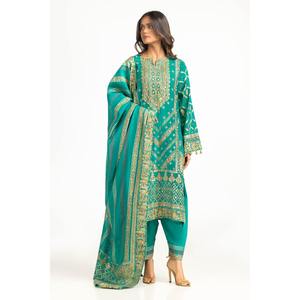 Traje de Verano Verde para Mujer con Adornos Hechos a Mano - Product Image 5