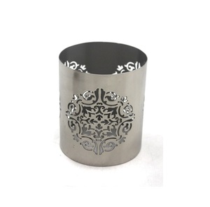Porte-bougie votif en métal au design élégant et noir pour la décoration de la maison et des mariages, ainsi que pour les cadeaux - Product Image 4