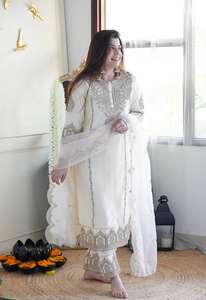 ชุดเดรสฤดูร้อนผ้าชินนอนแท้ พร้อมงานปักเลื่อมหนักที่เสื้อและผ้าคลุมไหล่ ชุดสำเร็จรูปพร้อมสวมใส่ - Product Image 2