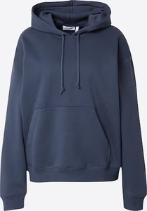 Sudadera con enfoque en la comodidad, hecha con materiales suaves, una silueta relajada y un diseño atemporal, perfecta para uso casual durante todo el año. - Product Image 4