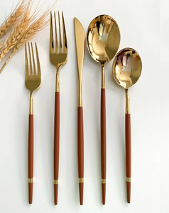 Ensemble de couverts dorés avec tête finie miroir avec poignée de couleur crème Couverts élégants en acier inoxydable pour la salle à manger, la cuisine et le mariage - Product Image 2