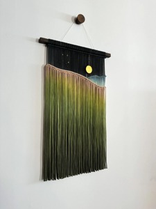 Décoration murale en macramé Ciel nocturne, réalisée avec des fibres douces pour un look céleste rêveur, idéale pour les chambres à coucher, les salons et les cadeaux - Product Image 6