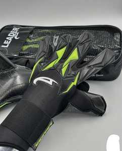 Guantes de portero de látex de cuero antideslizante de alta calidad PU Backhand con protección Mejor agarre para uso al aire libre - Product Image 1