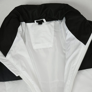 Nouvelles vestes matelassées en duvet pour hommes à col montant et fermeture éclair intégrale avec logo personnalisé en couleur unie - Product Image 4