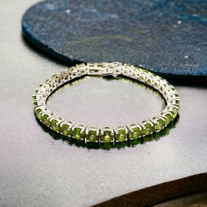 High Quality Wholesale Price 925 Sterling Silver Natural <b>Peridot</b> Gemstone Classic Look Luxury <b>Bracelet</b> Handmade Jewelry Exporter - Product Image 2