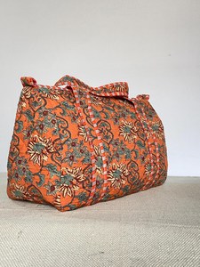 Bolsa de lona de algodón de moda con cierre de cremallera de impresión elegante On-The-Go Essentials para viajar - Product Image 2