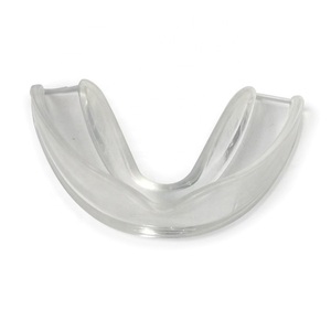 Protège-dents de sécurité pour le sport professionnel antidérapant de taille personnalisée Protège-dents en plastique pour sports martiaux à bas prix - Product Image 4