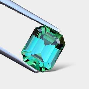 Turmalina natural azul verdosa de corte esmeralda excelente de 4.03 CT, sin defectos, procedente de Afganistán. - Product Image 1