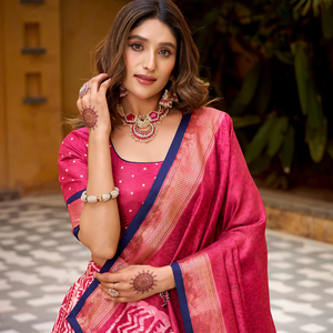 Nuevo lanzamiento en línea: Lehenga choli estilo sur de seda Dola para mujer con trabajo de tejido zari - Product Image 1