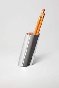 Porte-stylo élégant en métal artisanal pour l'organisation élégante du bureau et la configuration de l'affichage des accessoires de l'espace de travail créatif - Product Image 3