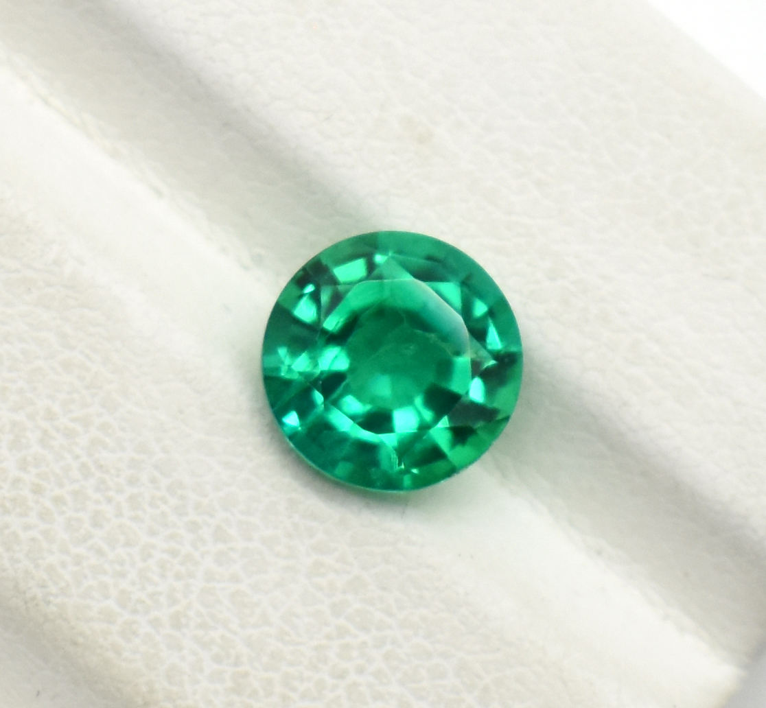 สีเขียว