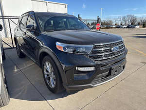 Ford Explorer 2023 d'occasion en excellent état - Product Image 4